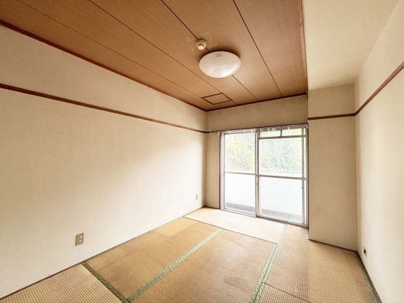 和室6帖。客間やお子様の遊び場として多用途にお使い頂けます。  