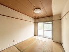 和室6帖。客間やお子様の遊び場として多用途にお使い頂けます。  