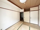和室6帖。明るくあたたかな居室では、朝の目覚めも気持ちよく起きられます。