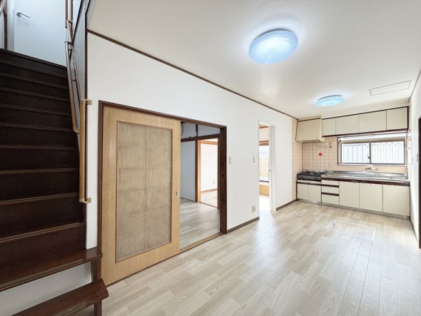 家族と過ごす時間を大切にしたい方にぴったりの明るくゆとりある住空間です。