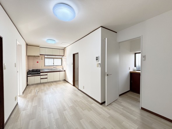 一日の中で多くの時間を過ごすことになる住まいだからこそ、いつも穏やかな空間が必要です。色味などの配慮が、住まう方の健康を守ります