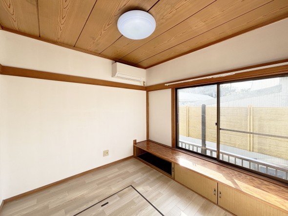 明るくあたたかな居室では、朝の目覚めも気持ちよく起きられます。