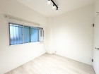フローリングの部屋は清潔感があり、日々のお掃除も楽で助かりますね！