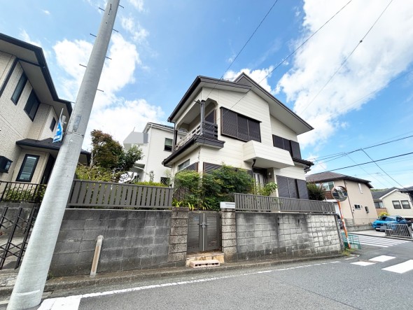 周辺は閑静な住宅街につき落ち着いた環境です。