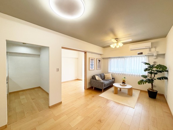 家族と過ごす時間を大切にしたい方にぴったりの明るくゆとりある住空間です。