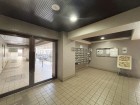 広いロビーで待ち合わせにも最適