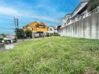 建築条件なしの売地です。お好きなハウスメーカーで建築していただけます。