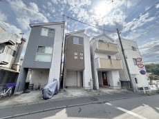 爽やかな青空の下に贅沢なほどに降り注ぐ陽光、豊かな居住性と、クオリティが見事に調和した住空間は、住まうことの喜びを感じさせてくれ