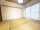 客間やお子様の遊び場として多用途にお使い頂けます。  