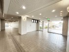 広々としたエントランスホール。