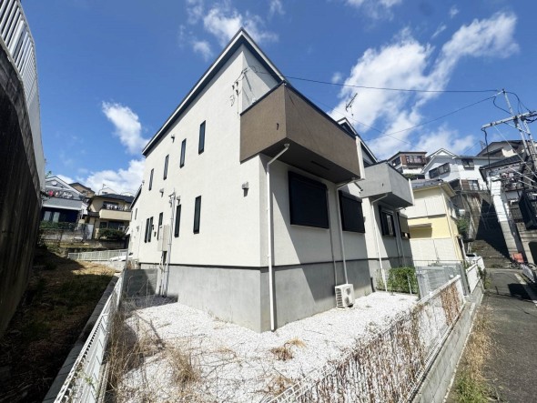 周辺は閑静な住宅街につき落ち着いた環境です。