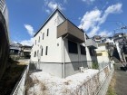 周辺は閑静な住宅街につき落ち着いた環境です。