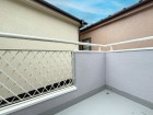 日差しの差し込むバルコニー