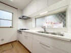 使い勝手の良い設備のキッチンで効率よくお料理もできます。