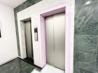 エレベーター付きのマンションです。