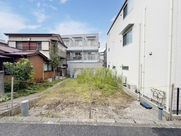 爽やかな青空の下に贅沢なほどに降り注ぐ陽光、豊かな居住性と、クオリティが見事に調和した住空間は、住まうことの喜びを感じさせてくれ