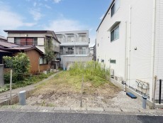 爽やかな青空の下に贅沢なほどに降り注ぐ陽光、豊かな居住性と、クオリティが見事に調和した住空間は、住まうことの喜びを感じさせてくれ