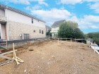 青空広がる解放感ある立地です。