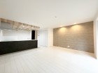 家族と過ごす時間を大切にしたい方にぴったりの明るくゆとりある住空間です。