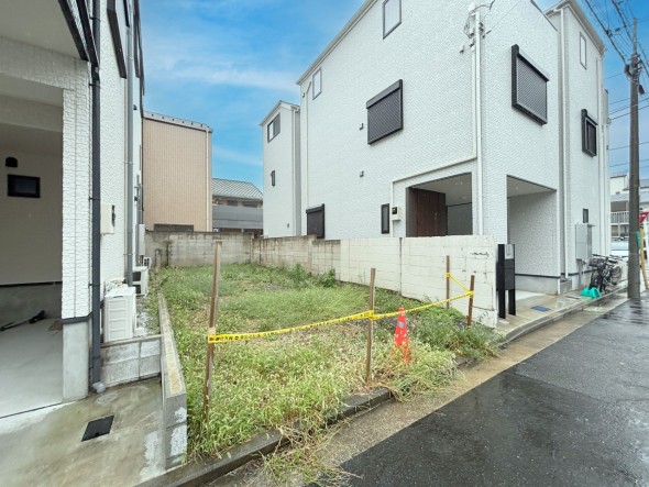 建築条件なしの売地です。お好きなハウスメーカーで建築していただけます。