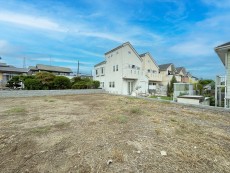 建築条件なしの売地です。お好きなハウスメーカーで建築していただけます。