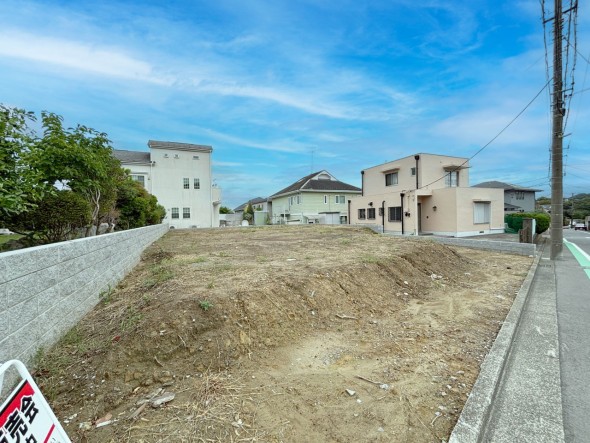 建築条件なしの売地です。お好きなハウスメーカーで建築していただけます。
