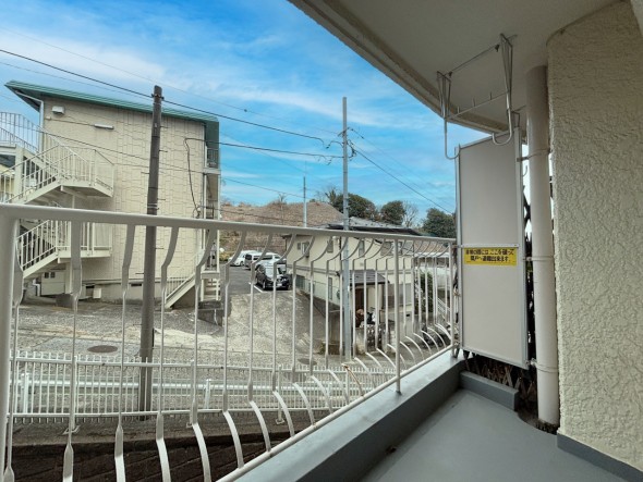 日差しの差し込むバルコニー