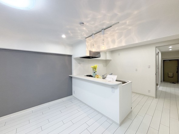 家族と過ごす時間を大切にしたい方にぴったりの明るくゆとりある住空間です。