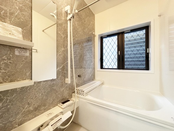 内装 1日の疲れを癒すバスルーム。