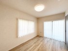 洋室6.2帖。明るくあたたかな居室では、朝の目覚めも気持ちよく起きられます。