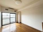 陽当りの良いリビングダイニング。