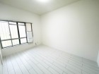北西側洋室6帖。
