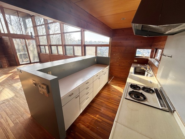 使い勝手の良い設備のキッチンで効率よくお料理もできます。