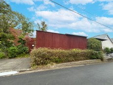 爽やかな青空の下に贅沢なほどに降り注ぐ陽光、豊かな居住性と、クオリティが見事に調和した住空間は、住まうことの喜びを感じさせてくれ
