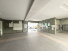 お客様をお迎えする玄関は落ち着いた雰囲気。帰り着くたびに洗練されたテイストの空間に迎えられ誇りと喜びを感じる玄関まわりです。