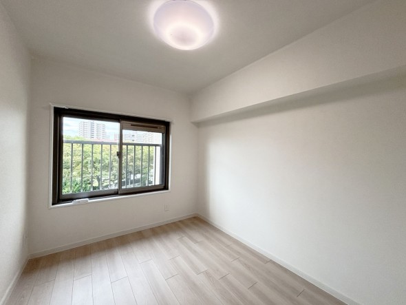 感性を育むプライベートルームはシンプルでスマートな空間。