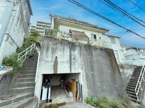 周辺は閑静な住宅街につき落ち着いた環境です。