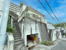 爽やかな青空の下に贅沢なほどに降り注ぐ陽光、豊かな居住性と、クオリティが見事に調和した住空間は、住まうことの喜びを感じさせてくれ