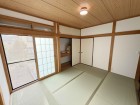和室6帖。客間やお子様の遊び場として多用途にお使い頂けます。