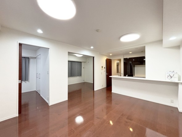 家族と過ごす時間を大切にしたい方にぴったりの明るくゆとりある住空間です。