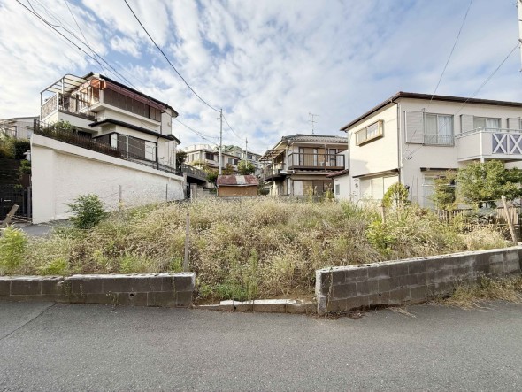 建築条件なしの売地です。お好きなハウスメーカーで建築していただけます。