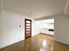 家族と過ごす時間を大切にしたい方にぴったりの明るくゆとりある住空間です。
