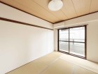 一日の疲れをいやしてくれる主寝室。時を忘れて過ごす場所として過ごせるお部屋です。