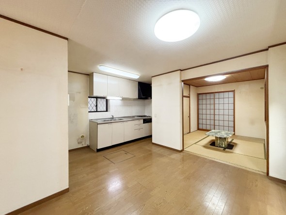 家族と過ごす時間を大切にしたい方にぴったりの明るくゆとりある住空間です。