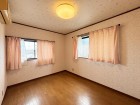 明るくあたたかな居室では、朝の目覚めも気持ちよく起きられます。
