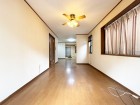 一日の中で多くの時間を過ごすことになる住まいだからこそ、いつも穏やかな空間が必要です。色味などの配慮が、住まう方の健康を守ります