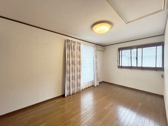 明るくあたたかな居室では、朝の目覚めも気持ちよく起きられます。