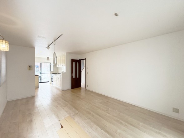 家族と過ごす時間を大切にしたい方にぴったりの明るくゆとりある住空間です。