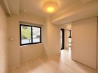 一日の疲れをいやしてくれる主寝室。時を忘れて過ごす場所として過ごせるお部屋です。