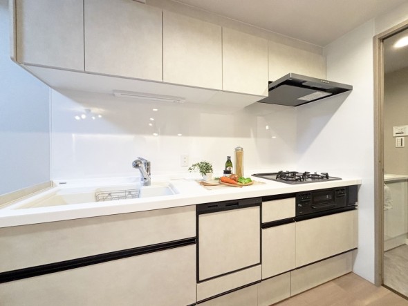 使い勝手の良い設備のキッチンで効率よくお料理もできます。